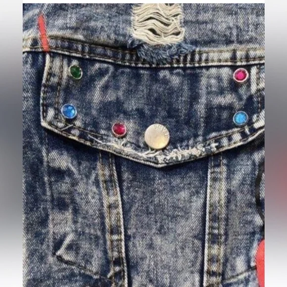 PQUCE One of a Kind Hand Painted Studded Acid Wash Denim Jacket Size M - Picture 6 of 9